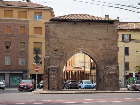 Porta San Vitale: A Masterpiece that Whispers Tales of Faith and Imperial Power!