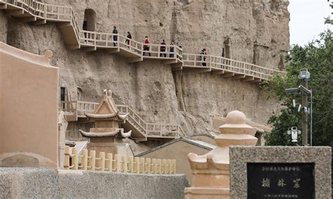 Yulin Grottoes: A Testament to Divine Serenity and Unbridled Brushstrokes!